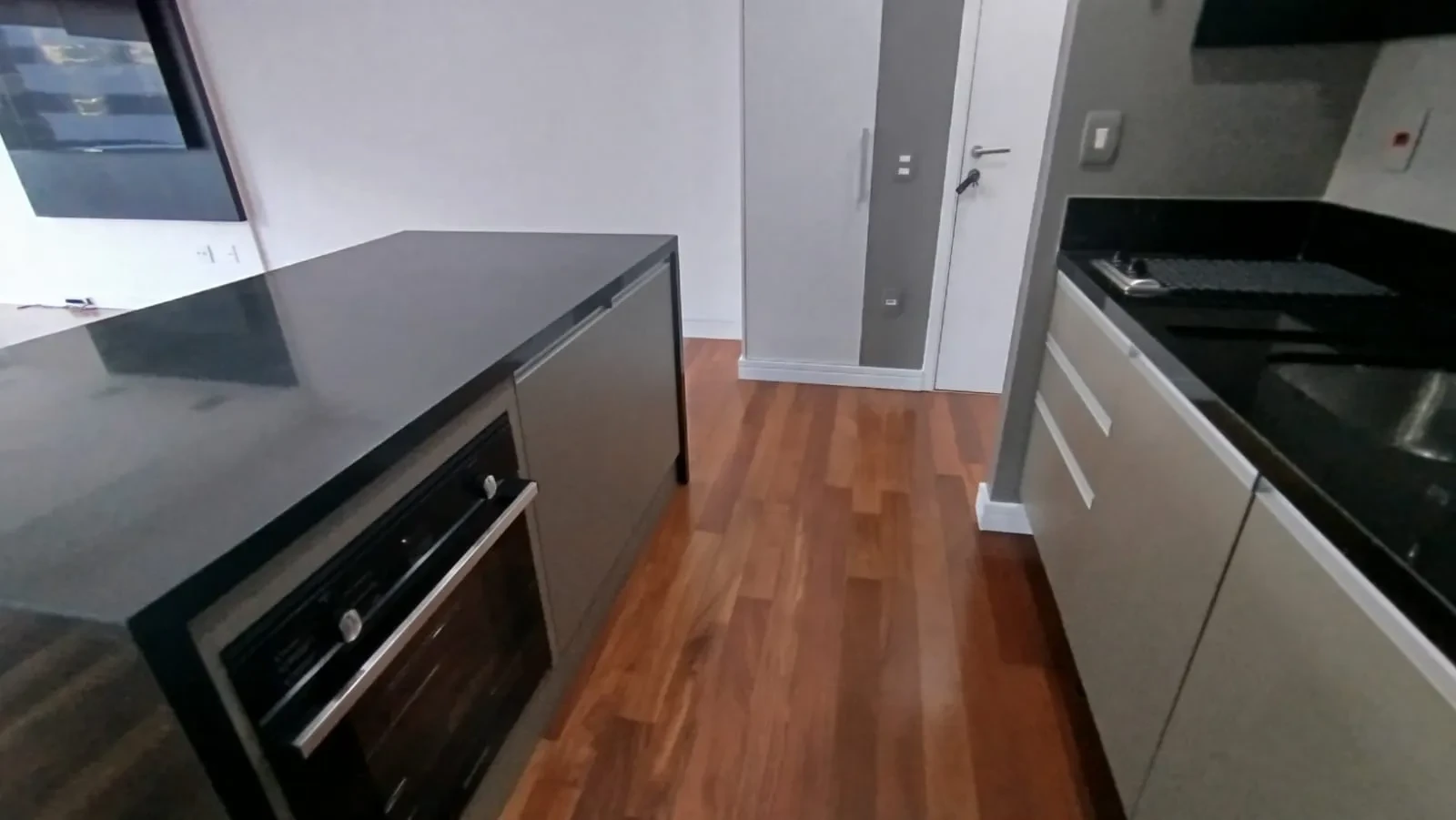 Imagem Apartamento com 1 Quarto à Venda ou Locação, 93 m² em Itaim Bibi - São Paulo