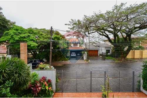 Imagem Sobrado com 3 Quartos à Venda, 351 m²em Jardim Esplanada II - São José dos Campos