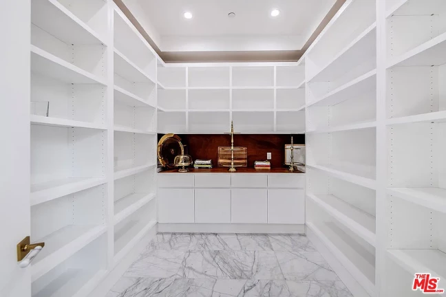 Foto do imóvel: Casa de Condomínio com 5 Quartos à Venda, 796 m²em Alphaville Residencial Um - Barueri