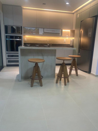 Imagem Casa com 4 Quartos à Venda, 151 m² em Centro - Eusébio