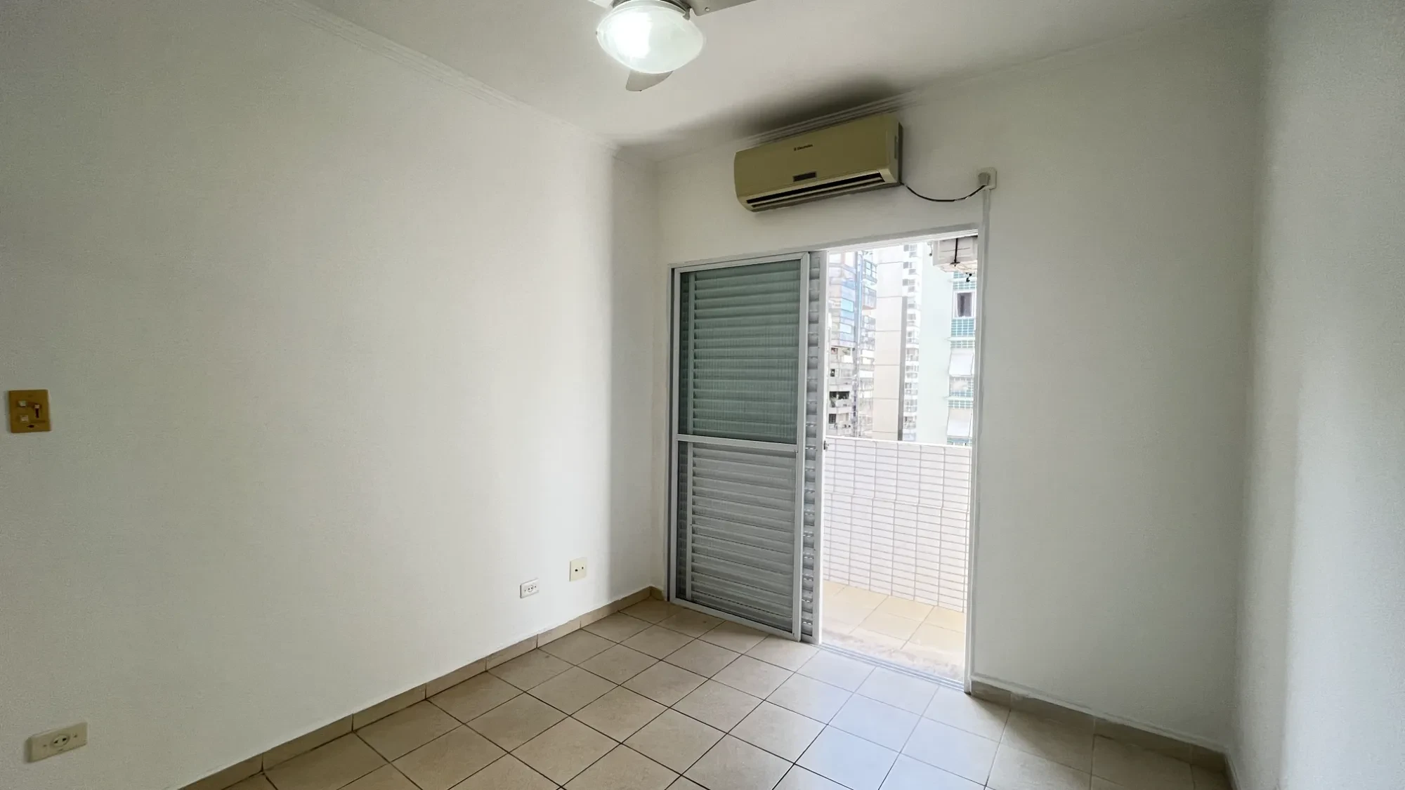 Imagem Apartamento com 1 Quarto à Venda ou Locação, 48 m² em Gonzaga - Santos