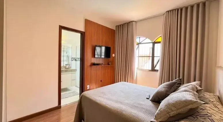 Imagem Casa com 5 Quartos à Venda, 279 metros em Alto Barroca - Belo Horizonte