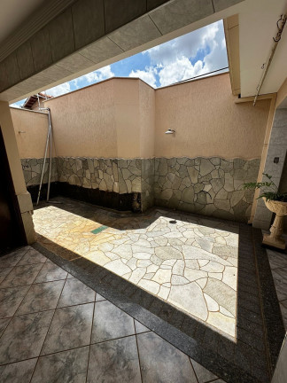 Imagem Casa com 3 Quartos à Venda, 189 m² em Planalto - Araçatuba