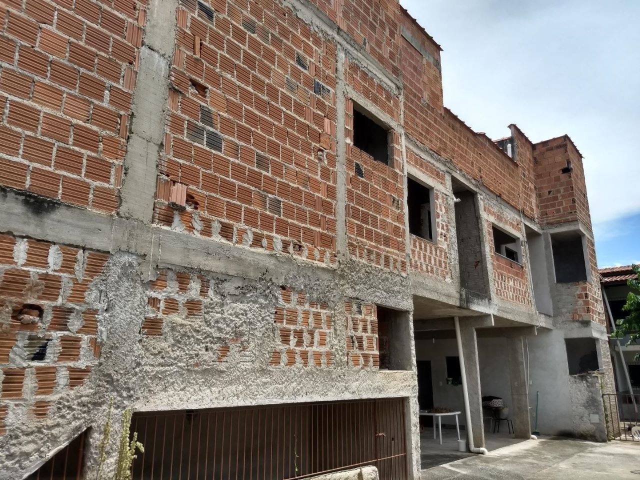 Imagem Sobrado com 4 Quartos à Venda, 382 m²em Centro - Cruzeiro