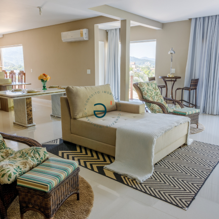 Imagem Casa com 4 Quartos à Venda, 312 m² em Centro - Pomerode