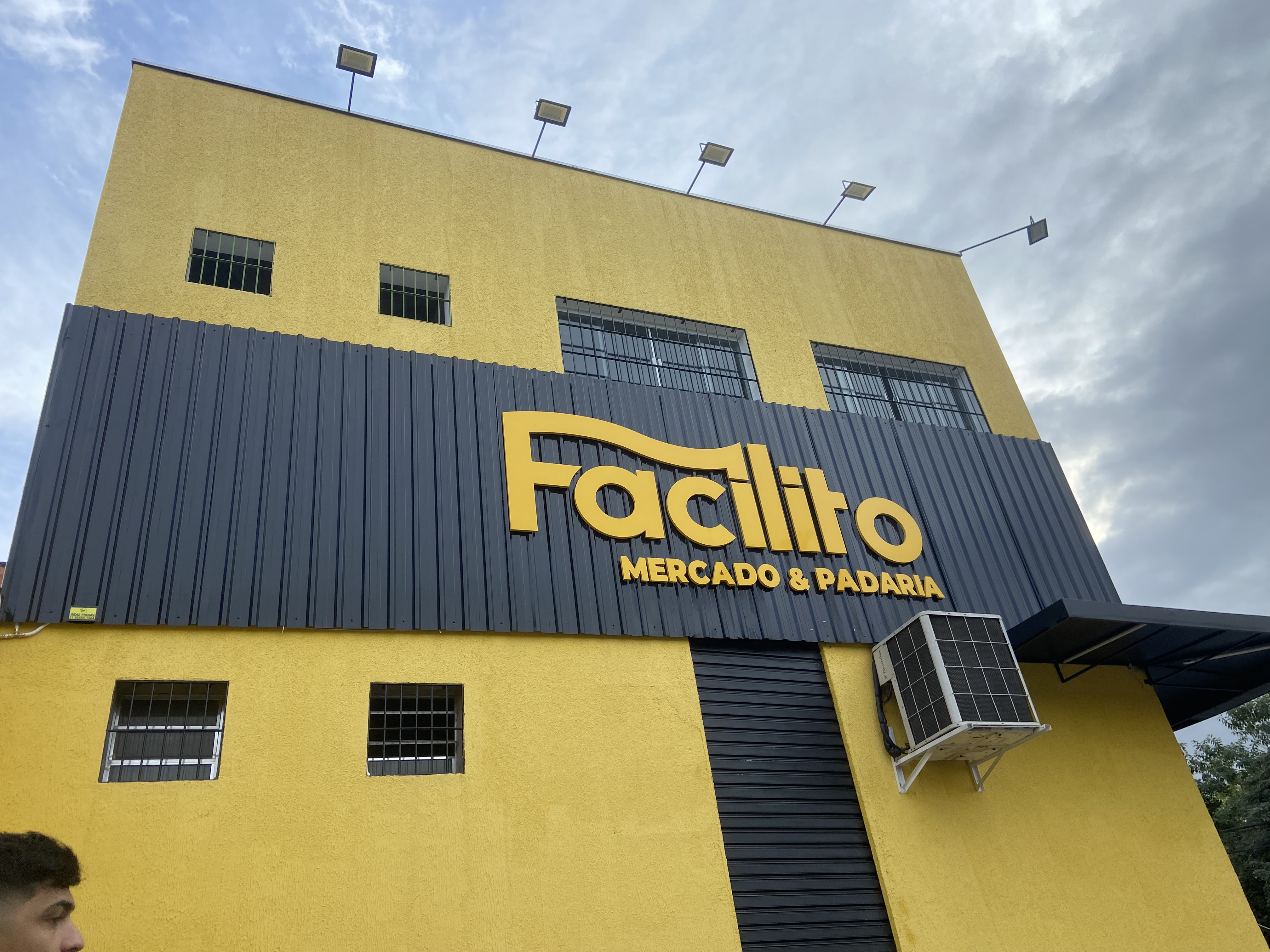 Imagem Vaga de Garagem à Venda ou Locação, 328 m²em São Pedro - Osasco