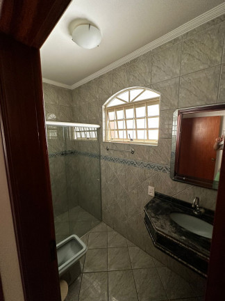 Imagem Casa com 3 Quartos à Venda, 189 m² em Planalto - Araçatuba
