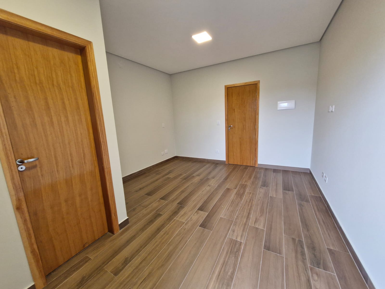 Imagem Sobrado com 3 Quartos à Venda, 193 m²em Jardim Santo Elias - São Paulo