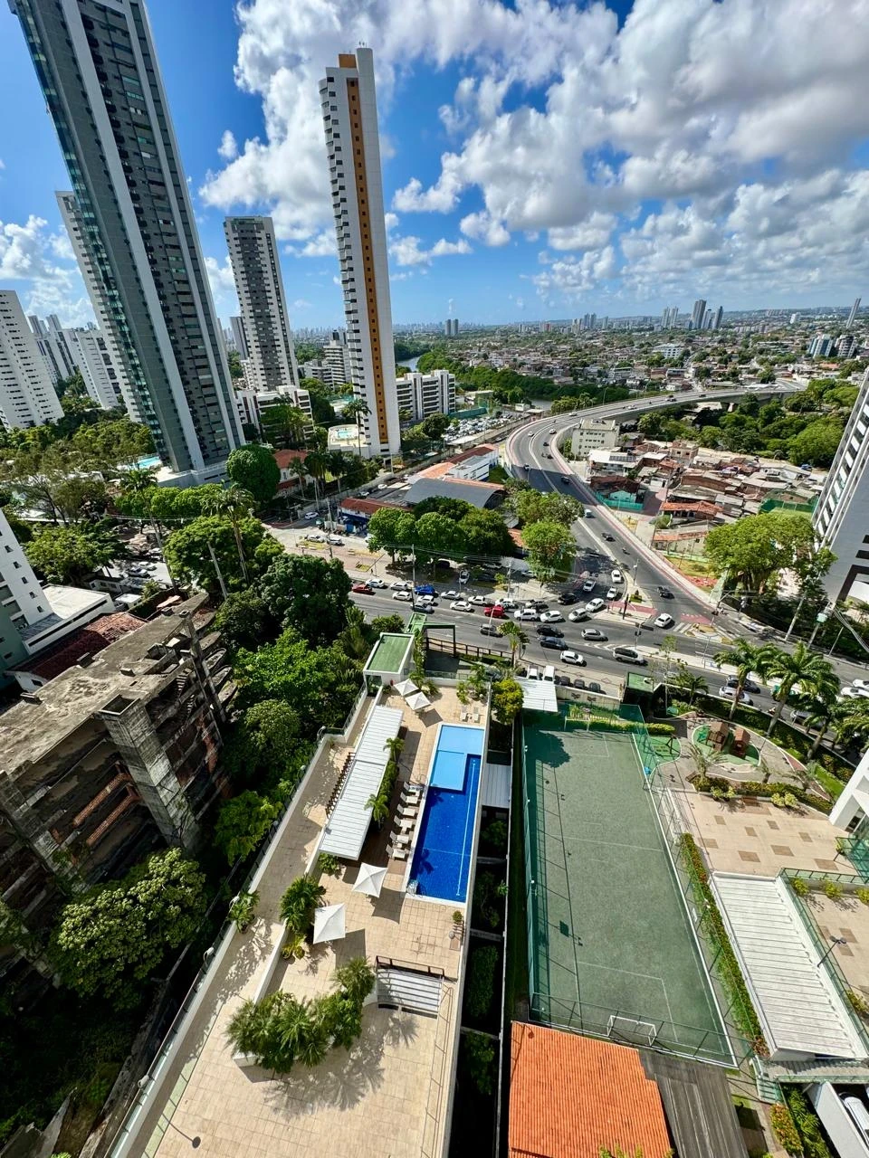 Imagem Apartamento com 5 Quartos para Alugar, 207 m² em Monteiro - Recife