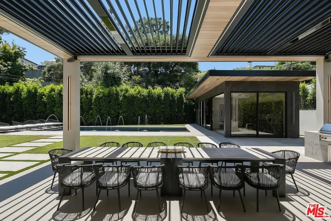 Foto do imóvel: Casa de Condomínio com 7 Quartos à Venda, 982 m²em Alphaville Residencial Um - Barueri