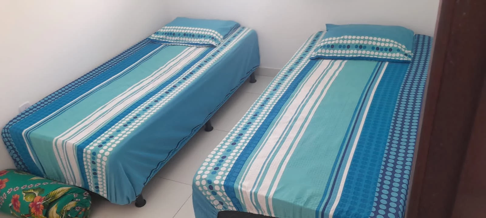 Imagem Casa com 2 Quartos para Alugar ou Temporada, 120 m² em Pé de Areia (Abrantes) - Camaçari