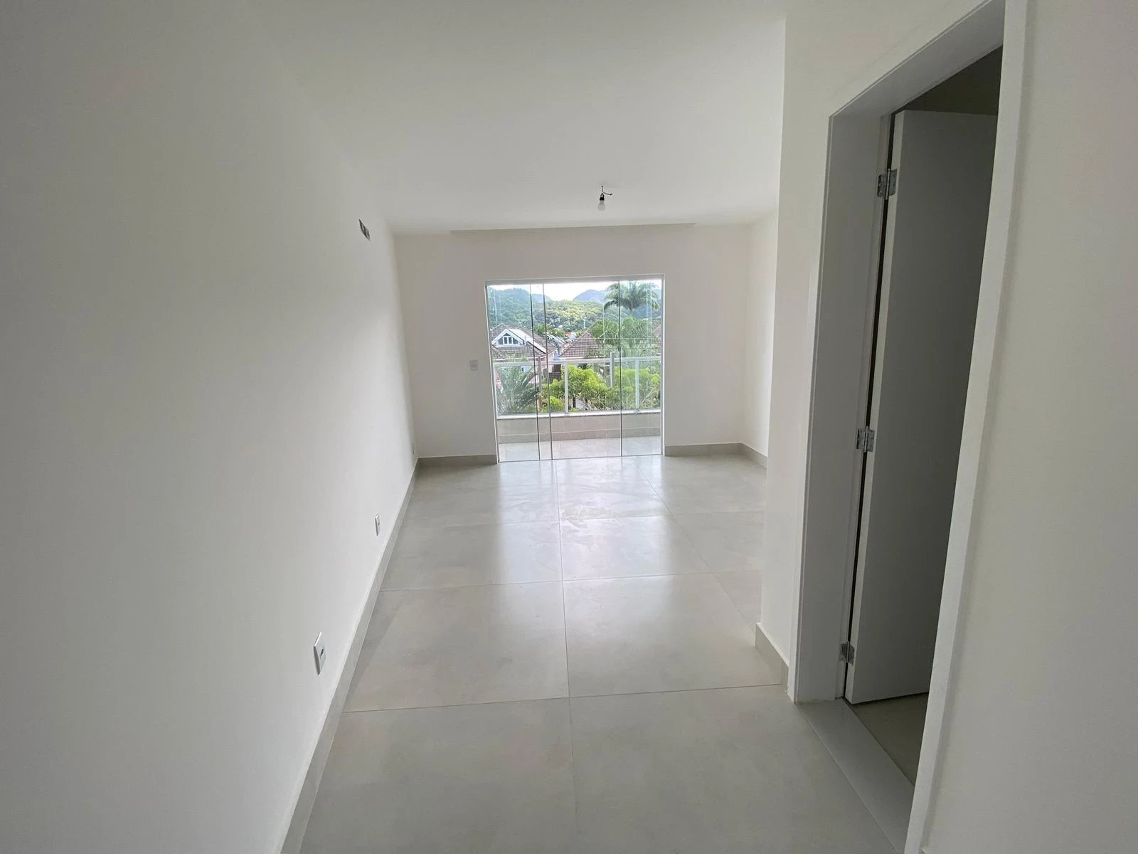 Foto do imóvel: Casa de Condomínio com 4 Quartos à Venda ou Locação, 20 m² em Vargem Pequena - Rio de Janeiro