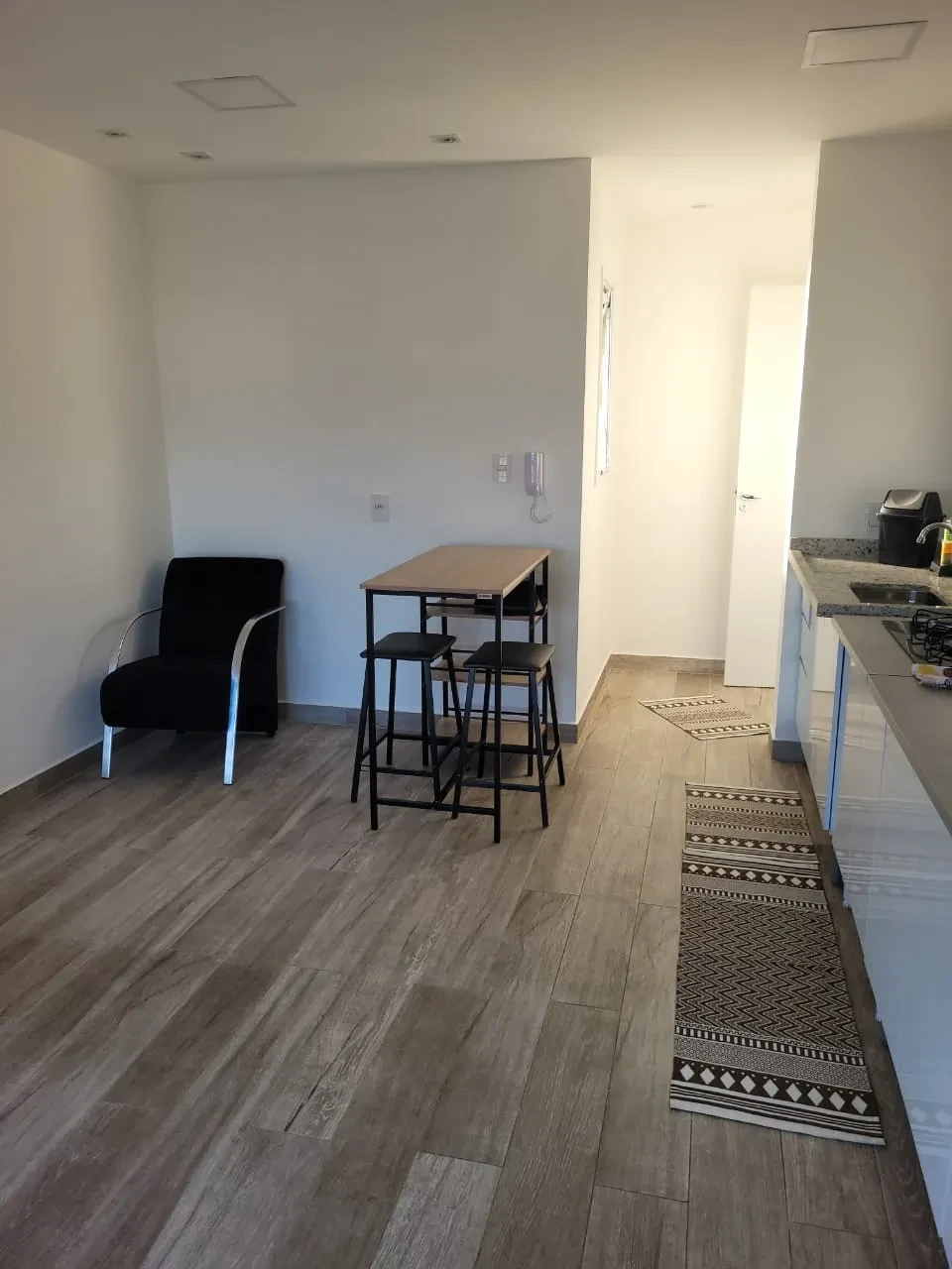 Imagem Apartamento com 1 Quarto para Alugar, 28 m² em Centro - Mogi das Cruzes
