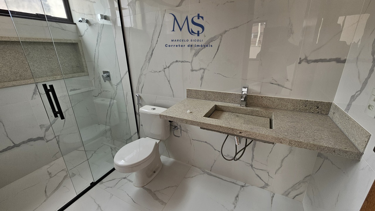Imagem Sobrado com 4 Quartos à Venda, 270 m² em Guará II - Brasília