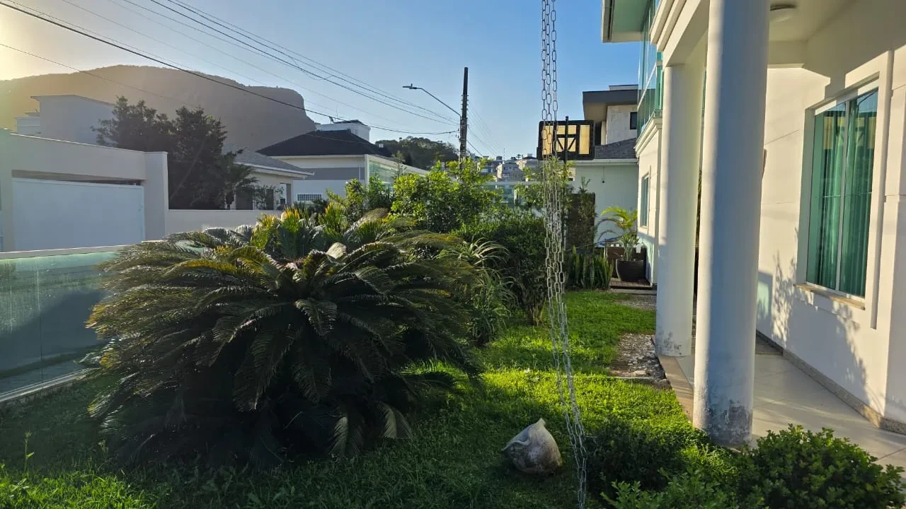 Foto do imóvel: Casa com 4 Quartos à Venda ou Locação, 378 m² em Pedra Branca - Palhoça