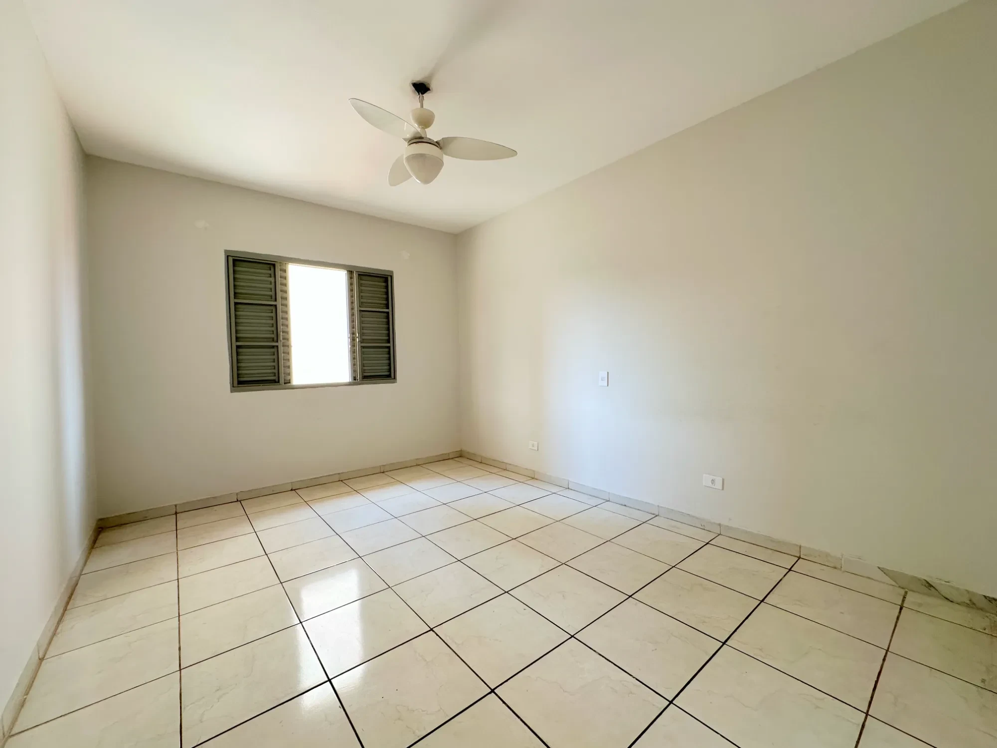 Imagem Sobrado com 2 Quartos para Alugar, 130 m² em Piraporinha - Diadema