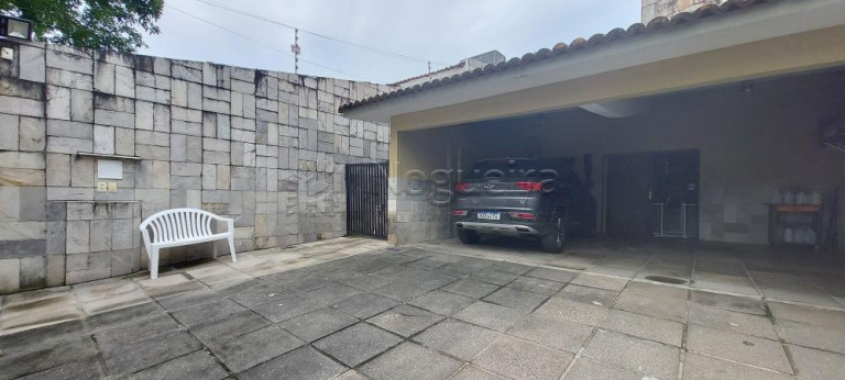 Imagem Casa com 3 Quartos à Venda, 476 m² em Monteiro - Recife