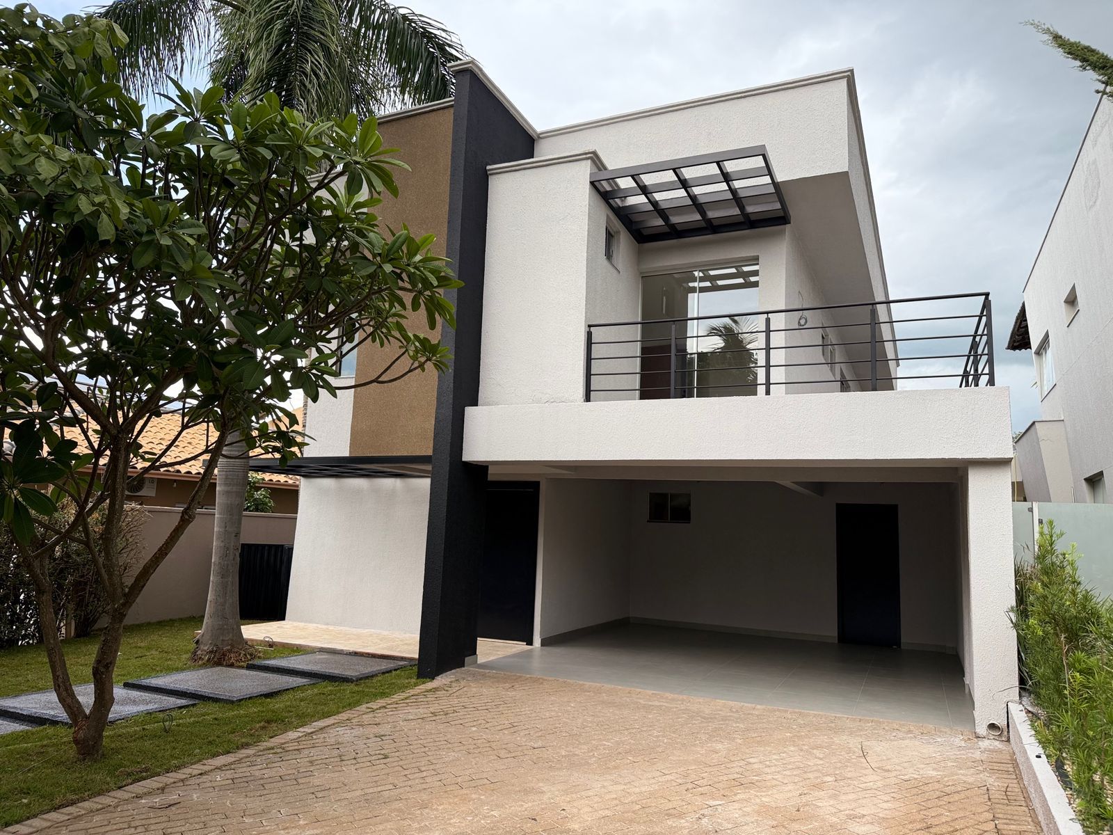 Imagem Casa com 4 Quartos à Venda, 368 m² em Loteamento Portal do Sol I - Goiânia