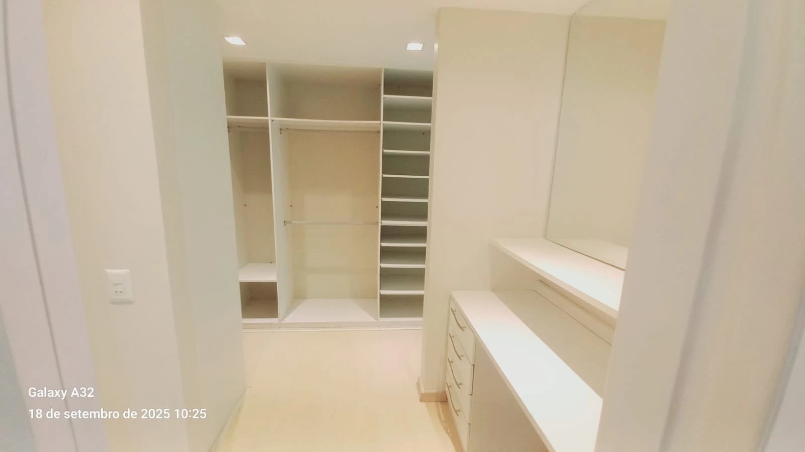 Imagem Casa de Condomínio com 5 Quartos à Venda, 600 m² em Itaipu - Niterói