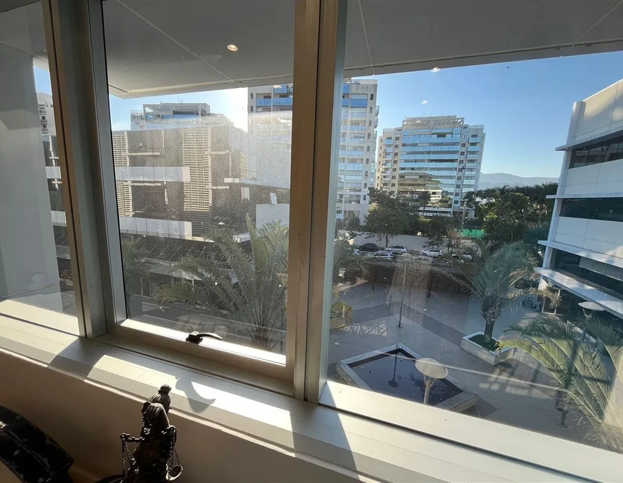 Imagem Sala Comercial à Venda ou Locação, 29 m² em Recreio dos Bandeirantes - Rio de Janeiro