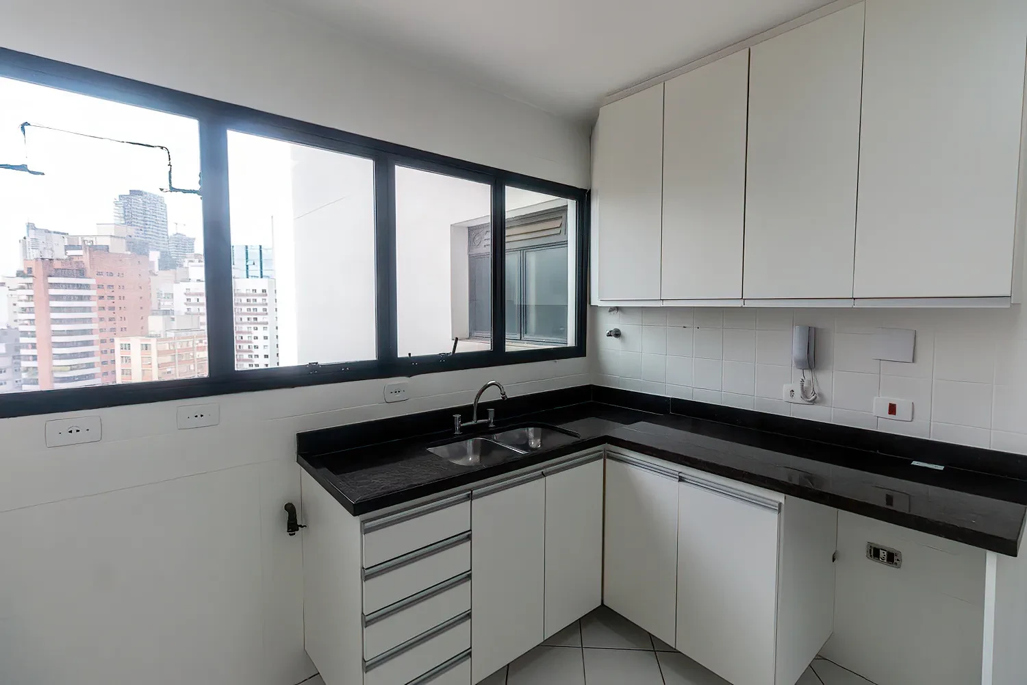 Imagem Apartamento com 4 Quartos para Alugar, 143 m² em Itaim Bibi - São Paulo