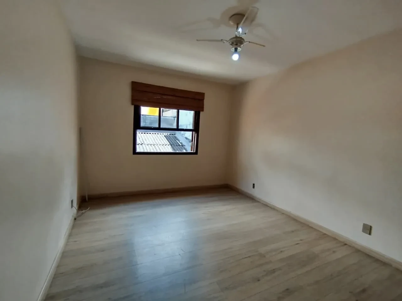 Imagem Sobrado com 3 Quartos à Venda, 250 m² em Vila Nhocune - São Paulo
