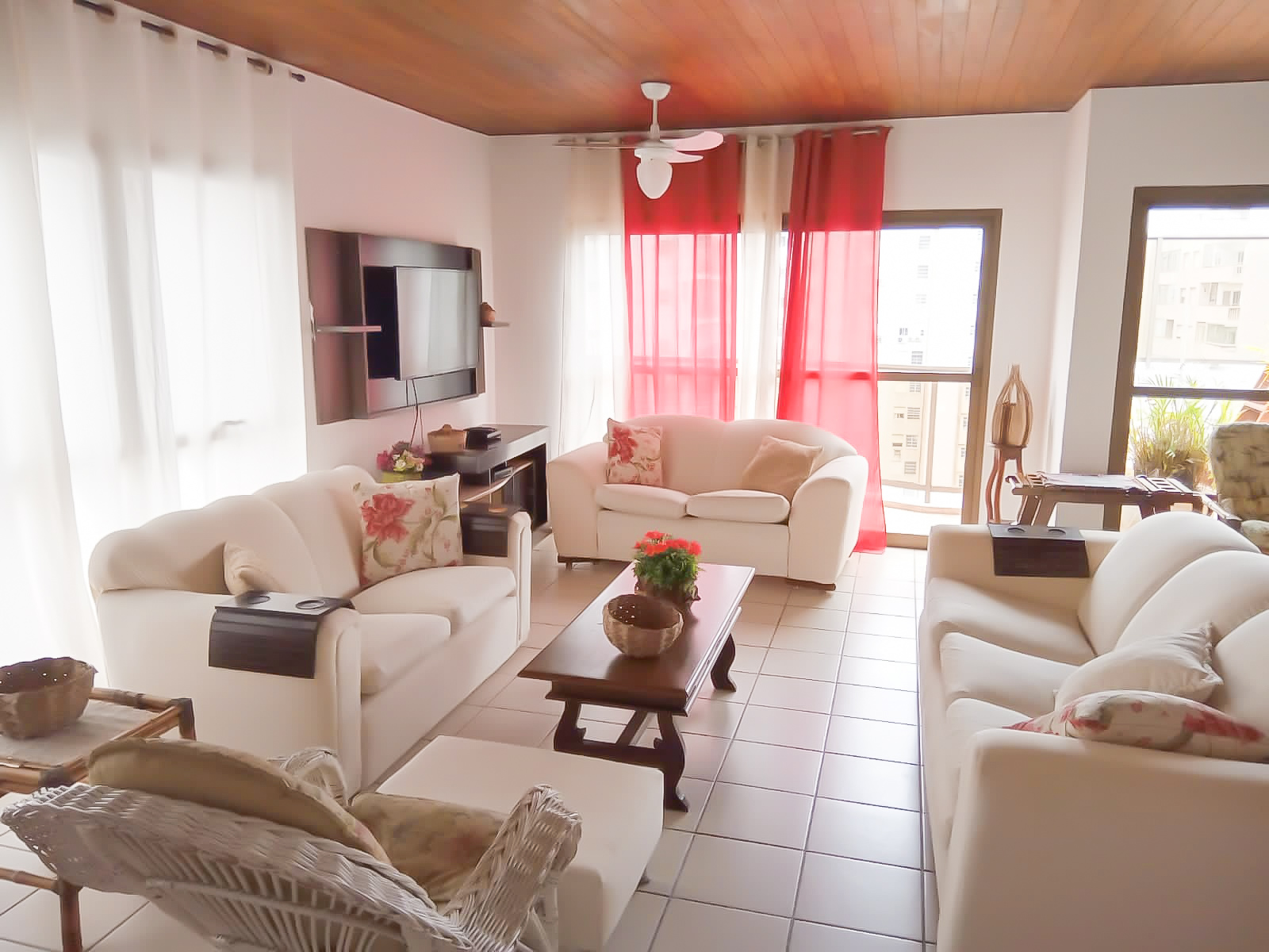 Imagem Cobertura com 4 Quartos à Venda, 226 m²em Pitangueiras - Guarujá