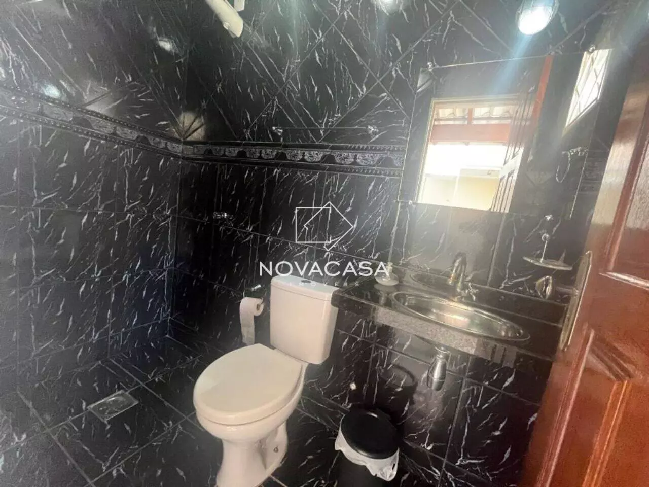 Foto do imóvel: Casa com 4 Quartos à Venda, 380 m² em Santa Mônica - Belo Horizonte