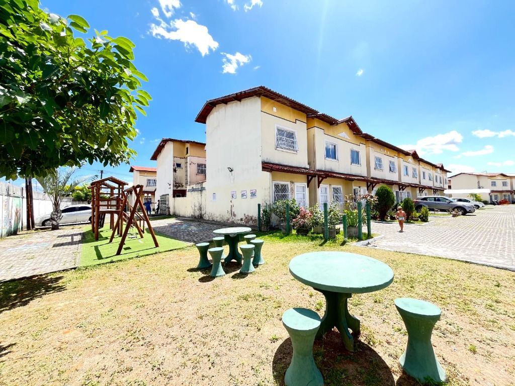 Imagem Casa de Condomínio com 2 Quartos à Venda, 63 m² em Siqueira - Fortaleza