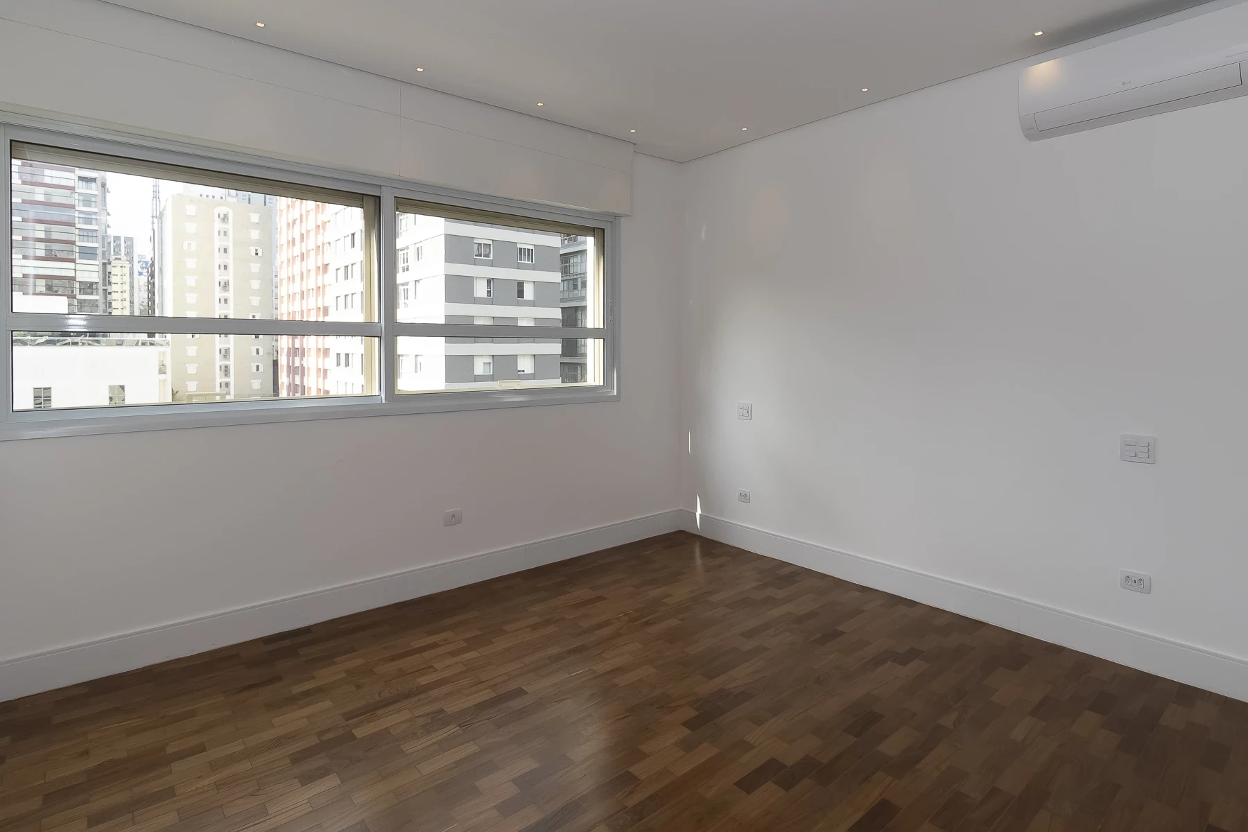 Imagem Apartamento com 3 Quartos à Venda, 213 m² em Cerqueira César - São Paulo