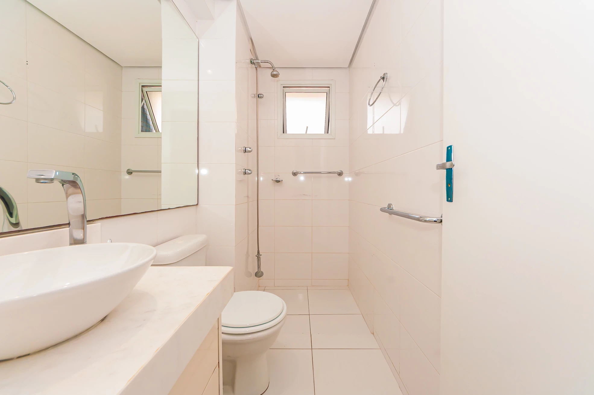 Imagem Apartamento com 2 Quartos à Venda, 75 m² em Cabral - Curitiba