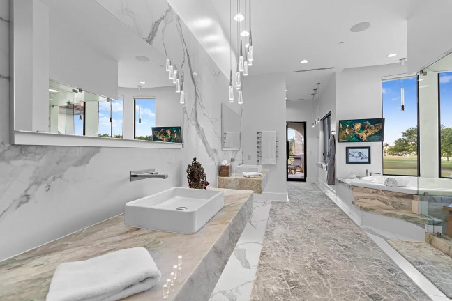 Foto do imóvel: Casa com 6 Quartos à Venda ou Locação, 2.000 m²em Alphaville Residencial Dois - Barueri