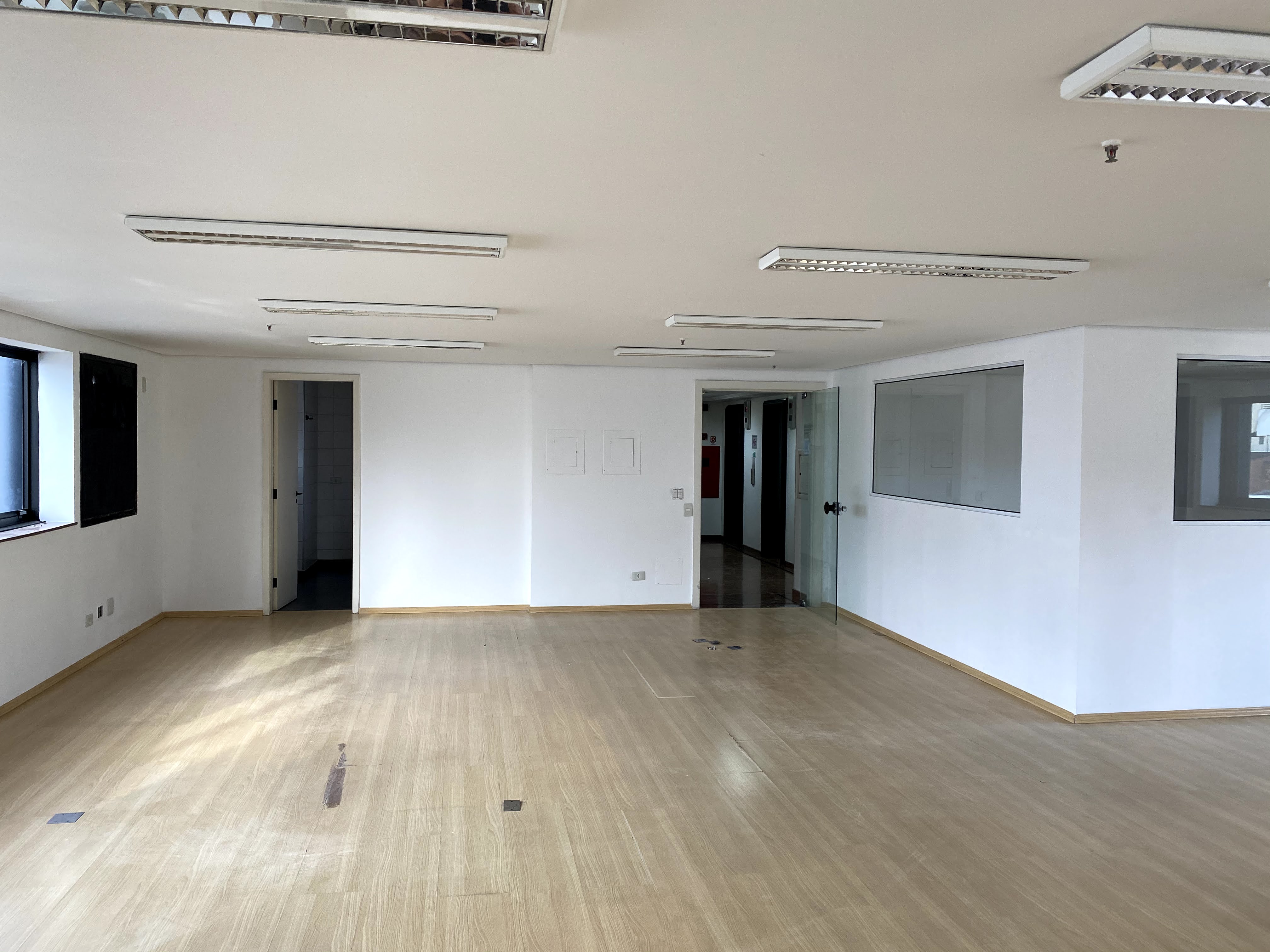 Foto do imóvel: Sala Comercial à Venda ou Locação, 122 m² em Santa Cecília - São Paulo