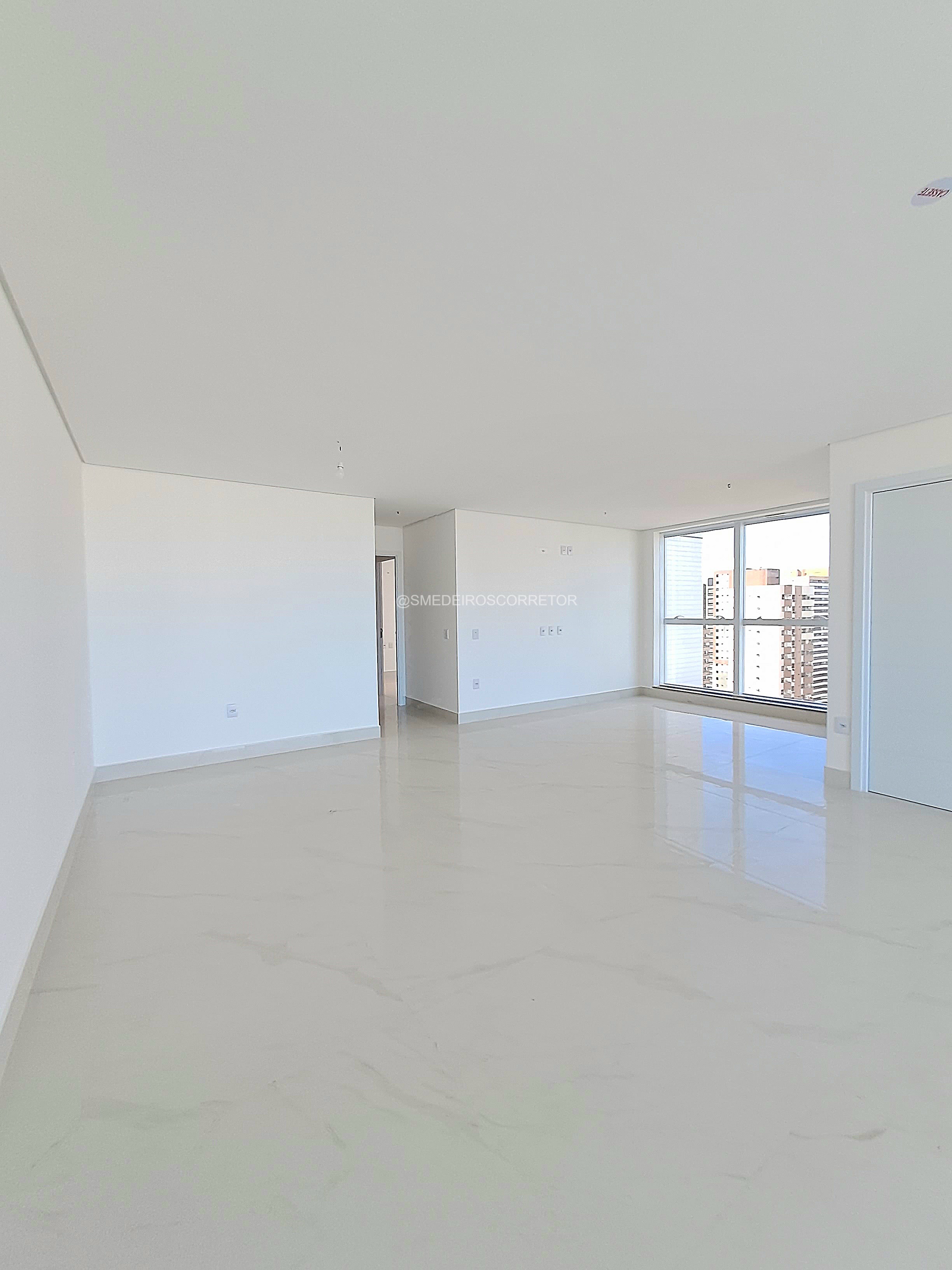 Imagem Apartamento com 4 Quartos à Venda, 209 m²em Meireles - Fortaleza