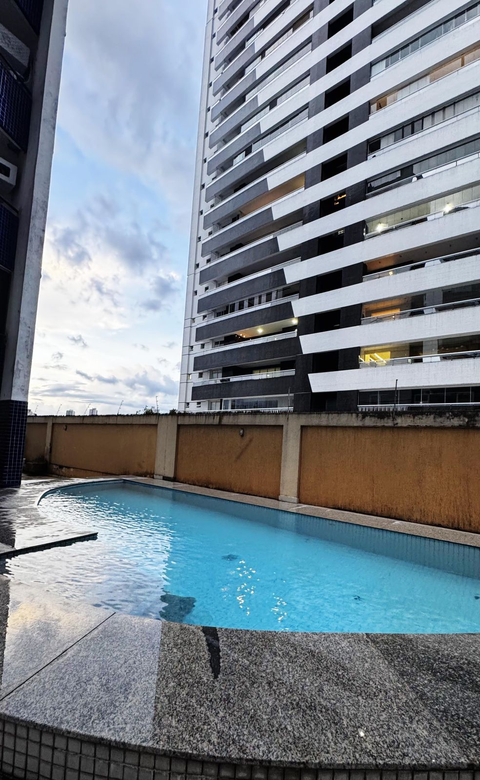 Imagem Apartamento com 2 Quartos à Venda, 60 m² em Umarizal - Belém