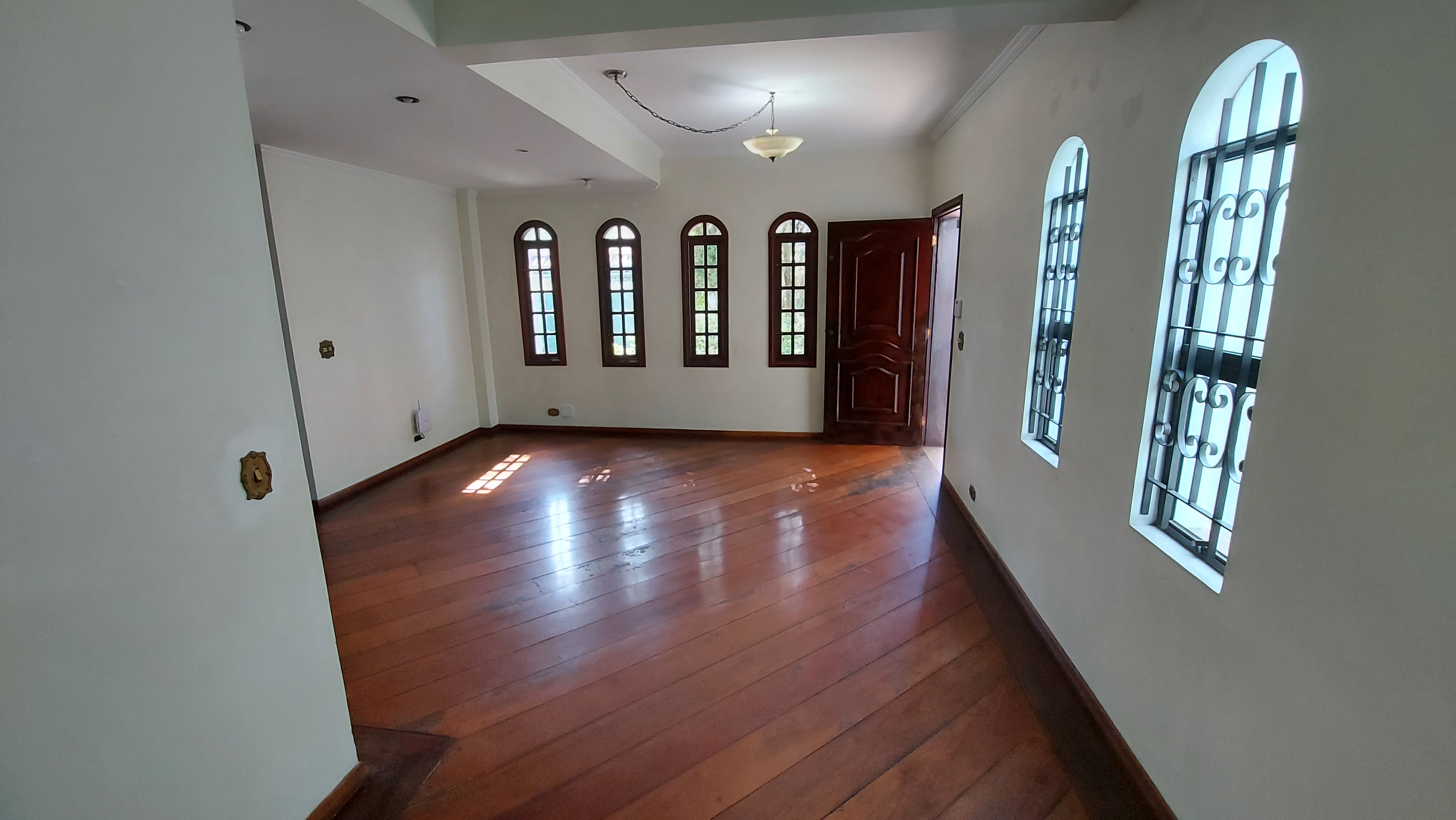 Imagem Sobrado com 4 Quartos à Venda, 193 m²em Vila Guarani (Z Sul) - São Paulo