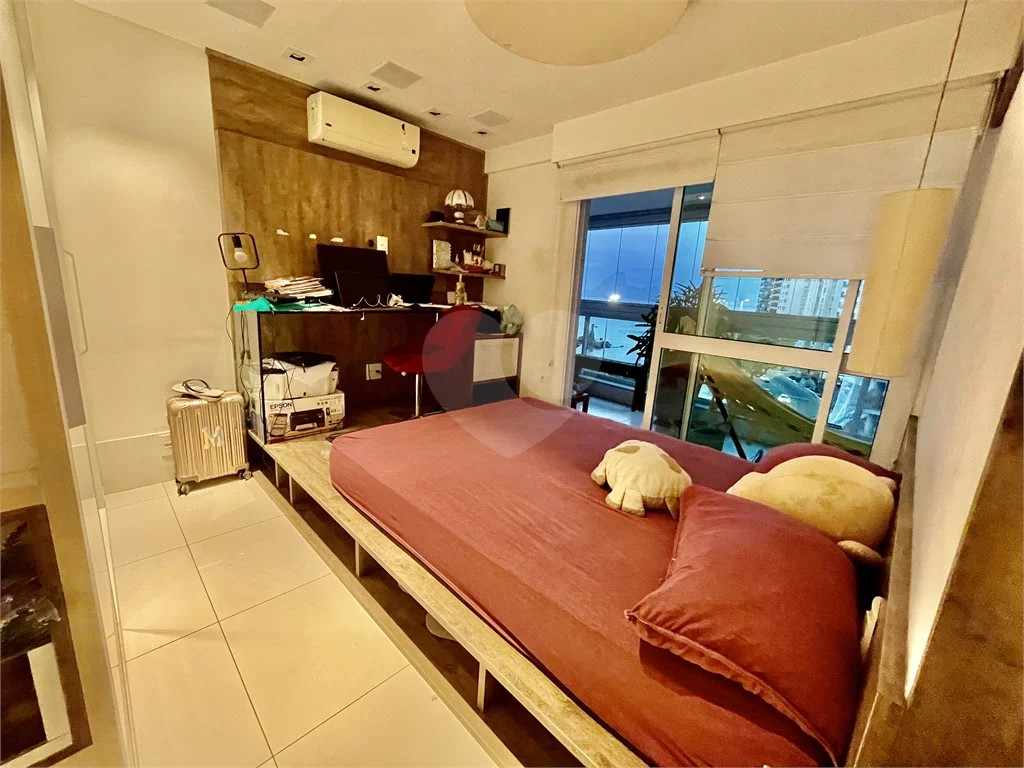 Imagem Apartamento com 4 Quartos à Venda, 230 m²em Icaraí - Niterói