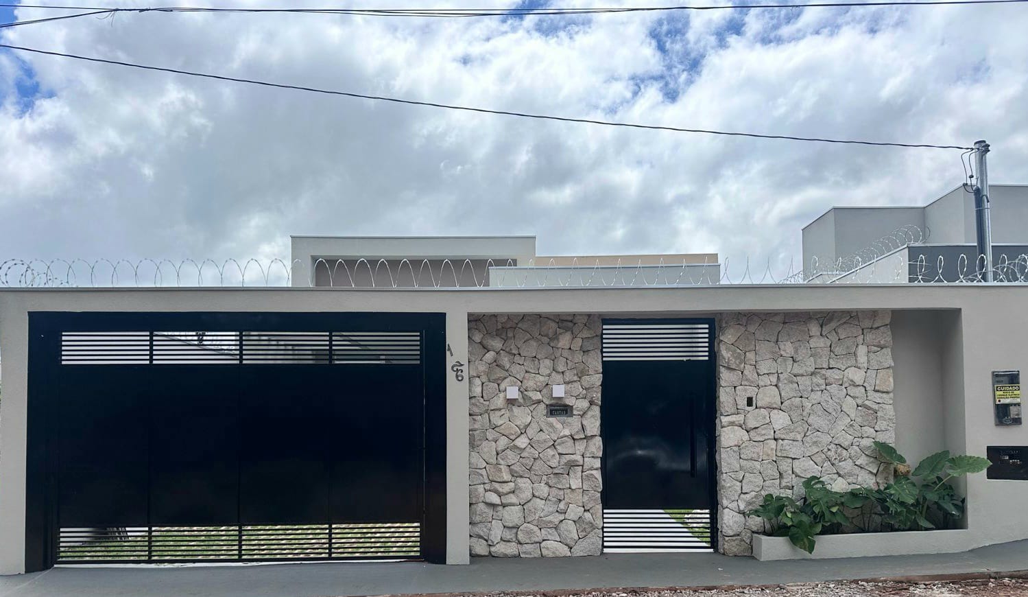 Casa com 3 Quartos à Venda, 125 m² em Morada dos Deuses - Campo Grande