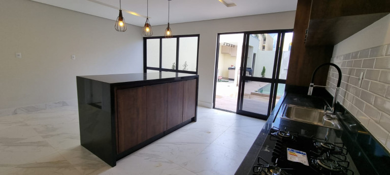 Foto do imóvel: Sobrado com 3 Quartos à Venda, 151 m² em Parque Esplanada III - Valparaíso de Goiás