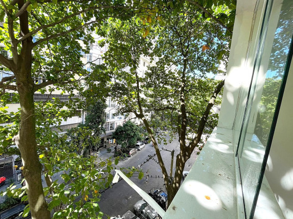 Imagem Apartamento com 2 Quartos à Venda,  em Copacabana - Rio de Janeiro