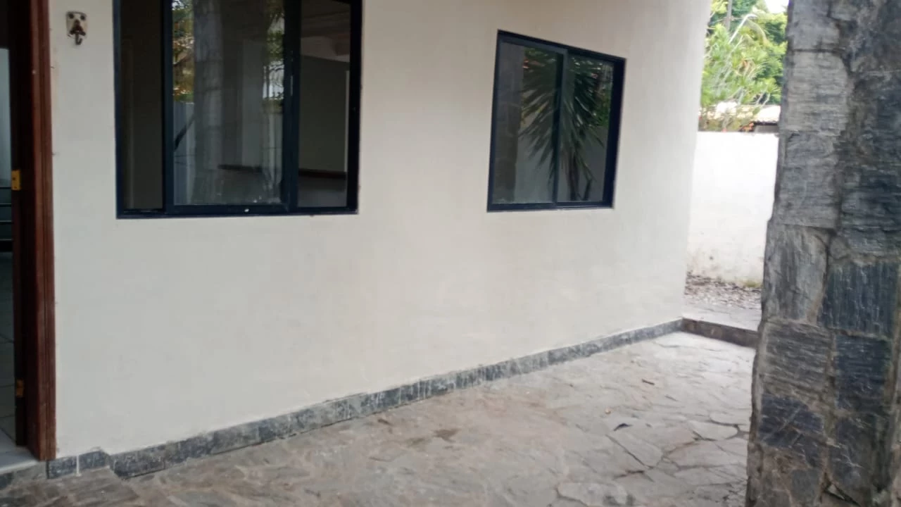 Imagem Casa de Condomínio com 3 Quartos para Alugar, 172 m² em Buraquinho - Lauro de Freitas
