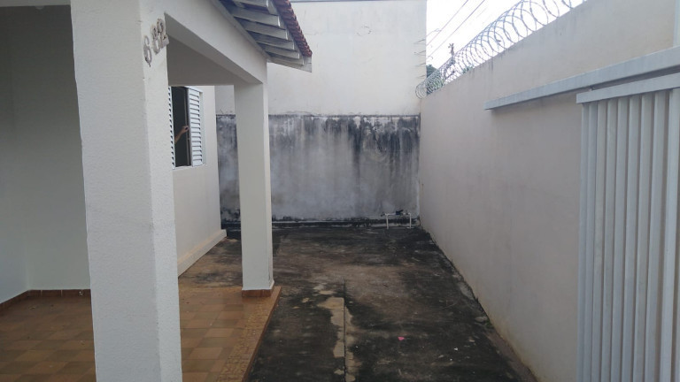Imagem Casa com 2 Quartos à Venda,  em Amizade - Araçatuba