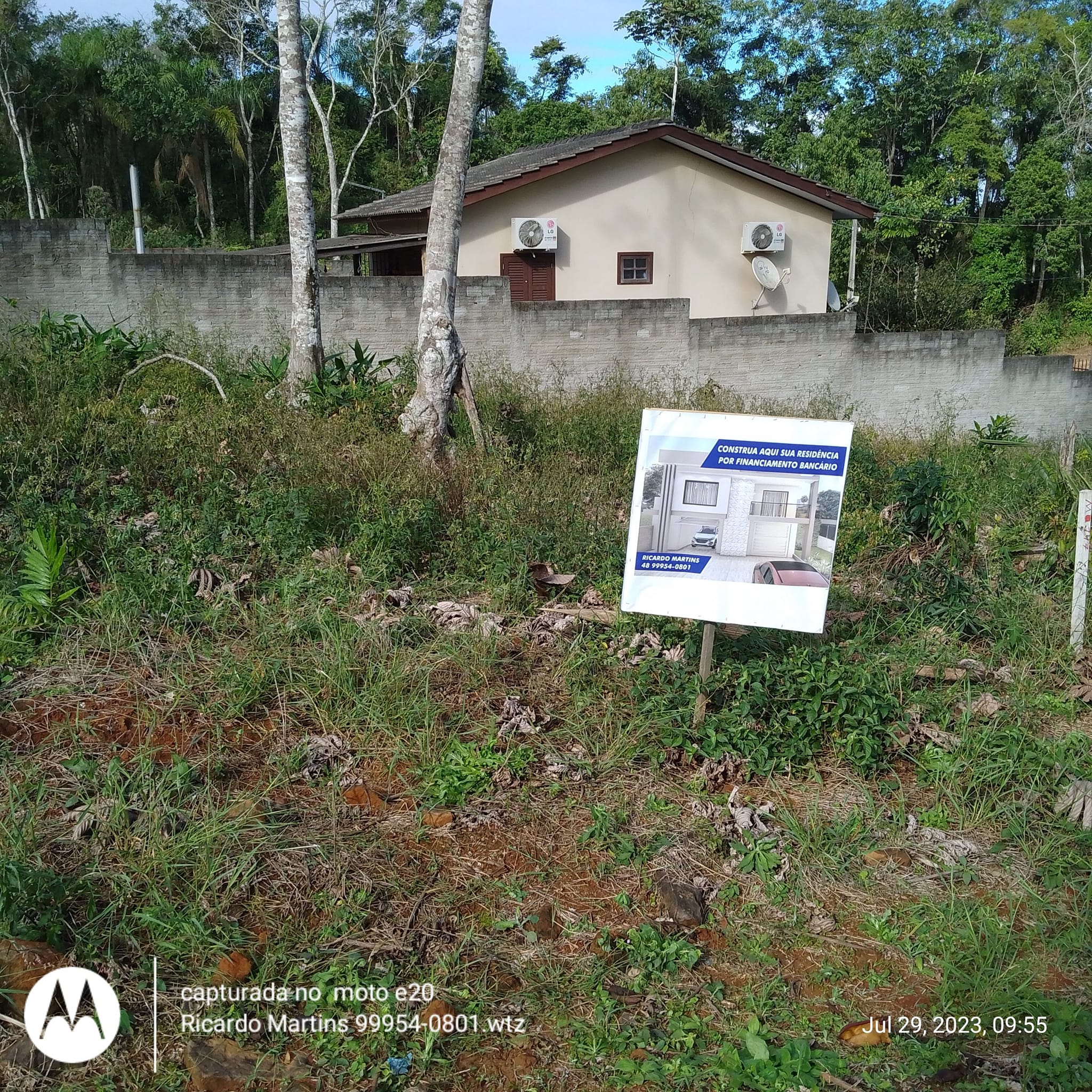 Imagem Terreno à Venda ou Locação, 405 m²em São Defende - Criciúma