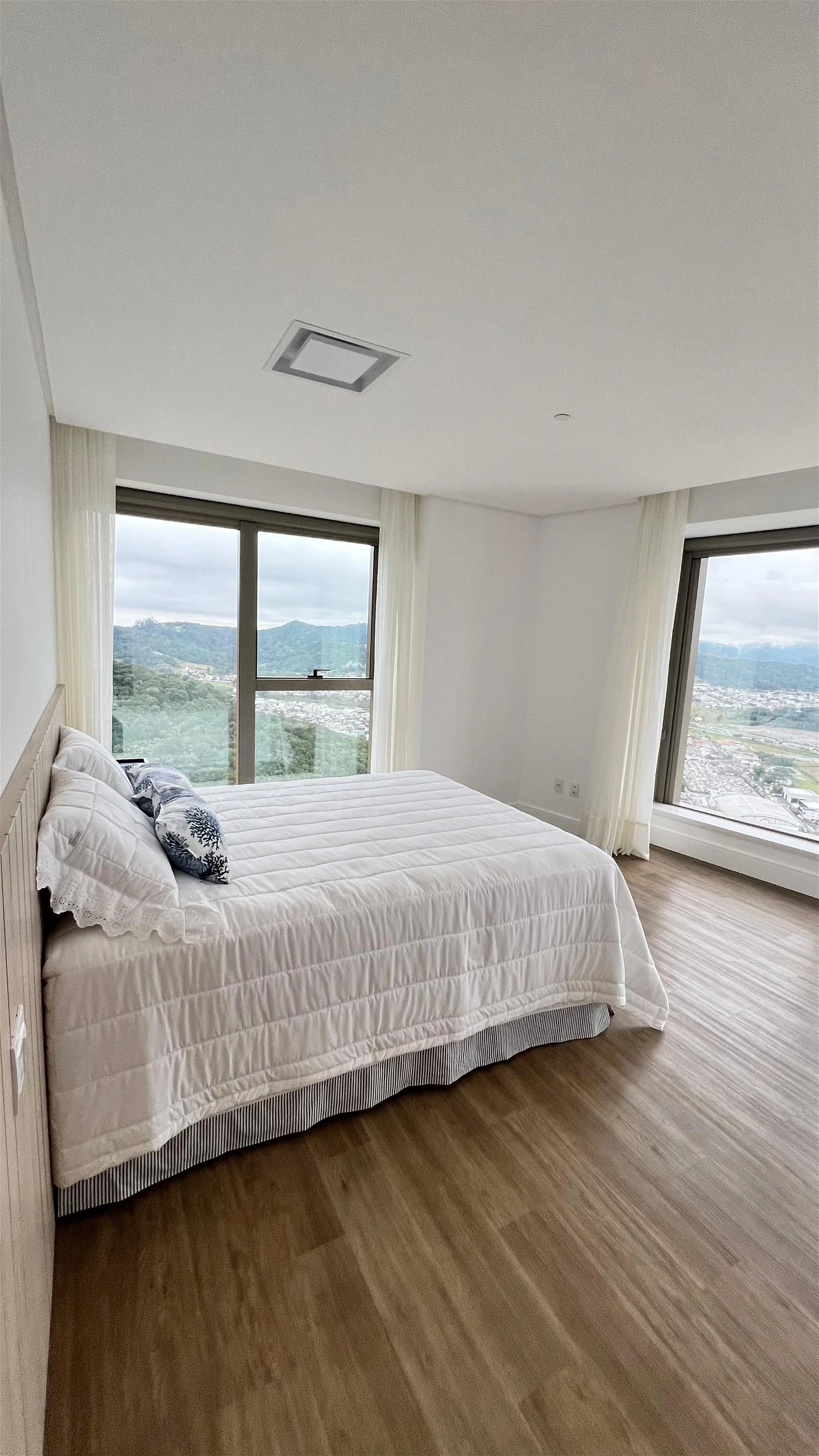 Imagem Apartamento com 4 Quartos à Venda, 270 m²em Centro - Balneário Camboriú