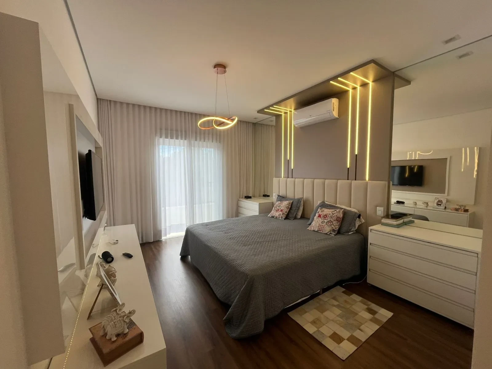 Imagem Casa de Condomínio com 3 Quartos à Venda ou Locação, 330 m² em Medeiros - Jundiaí