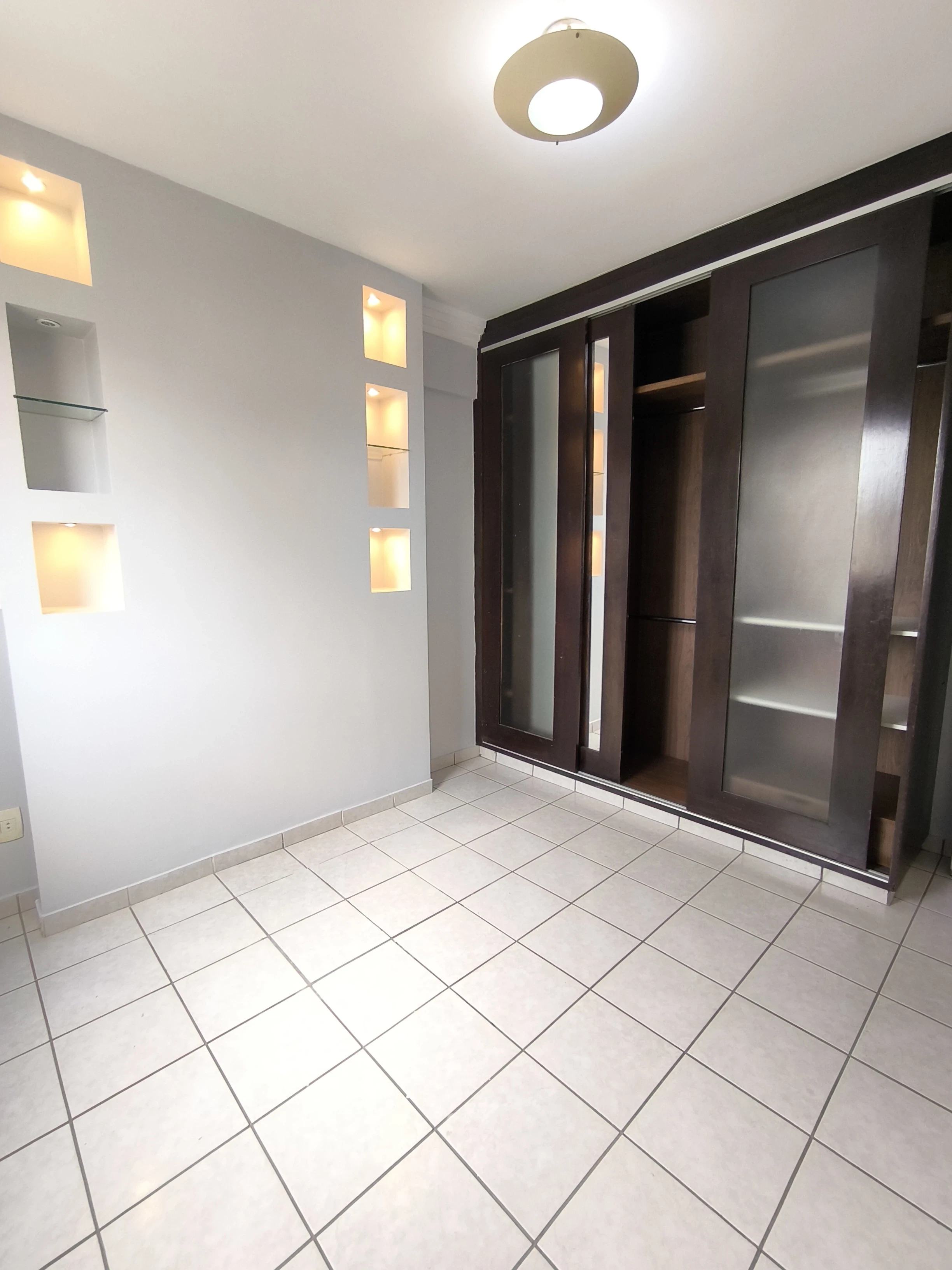 Imagem Apartamento com 3 Quartos para Alugar, 75 m² em Jardim América - Goiânia