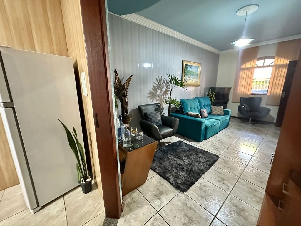 Foto do imóvel: Casa com 2 Quartos à Venda, 74 m² em Planalto - Belo Horizonte