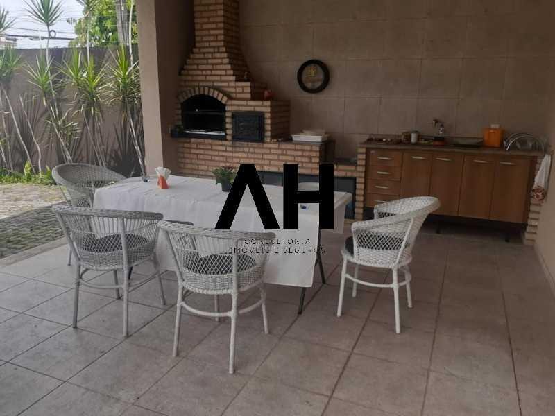 Imagem Casa com 4 Quartos à Venda, 250 m²em Maria Turri - Rio das Ostras