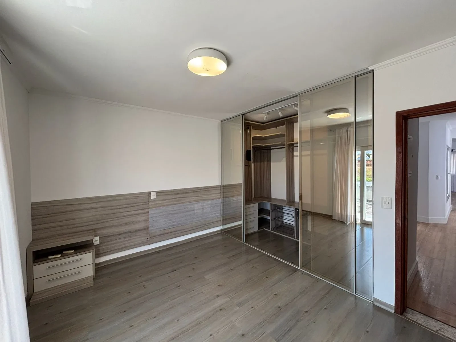 Imagem Casa com 3 Quartos à Venda, 220 metros em Jardim Universo - Mogi das Cruzes