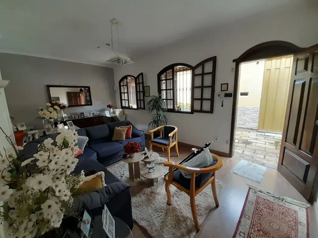 Imagem Casa com 5 Quartos à Venda, 303 m² em Planalto - Belo Horizonte